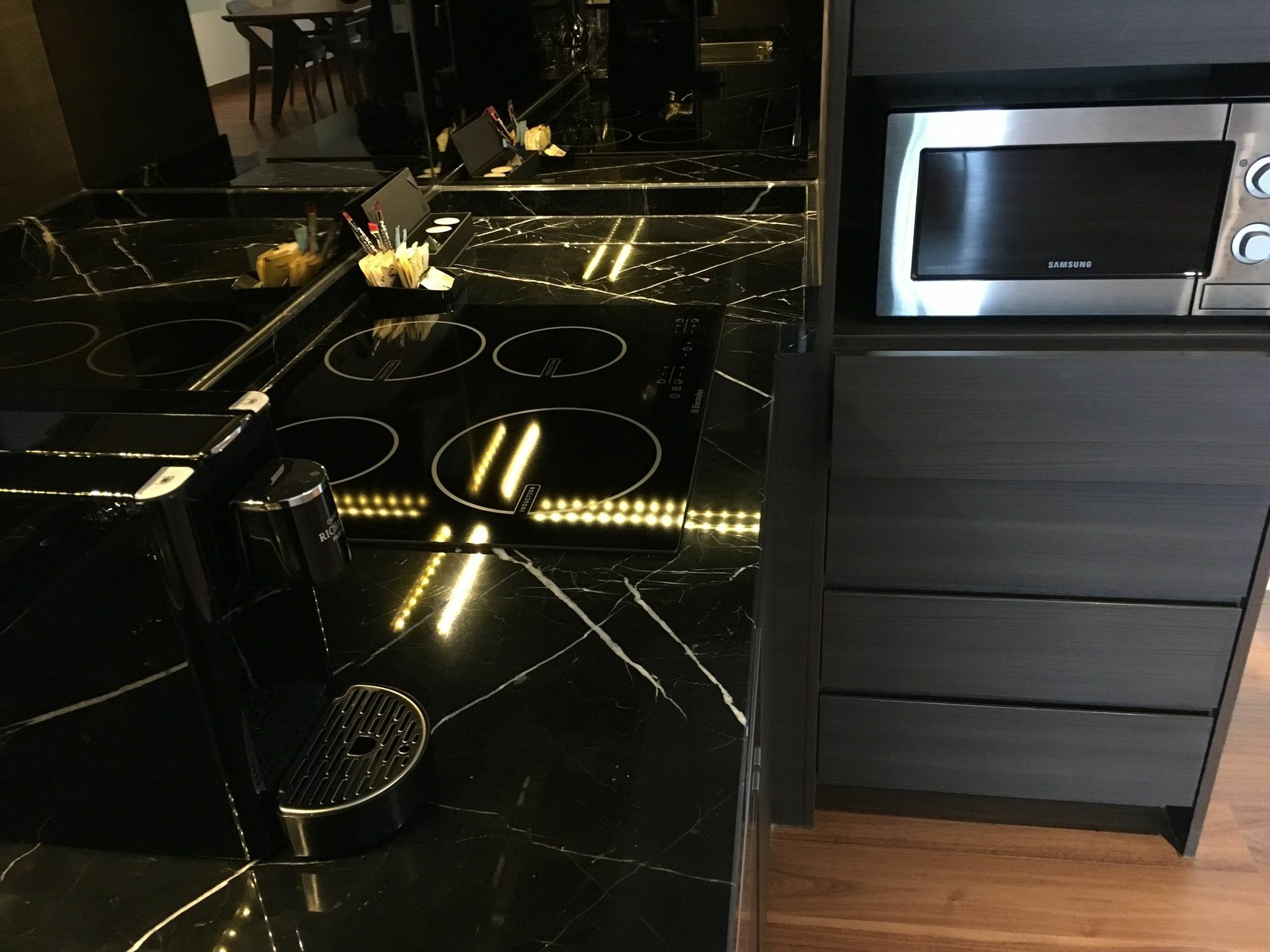 Element Kuala Lumpur Hotell Eksteriør bilde